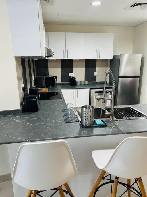 1 Bed Apartment With Sea View, Pool, Gym & Free Parking In Dubai Marina Εξωτερικό φωτογραφία